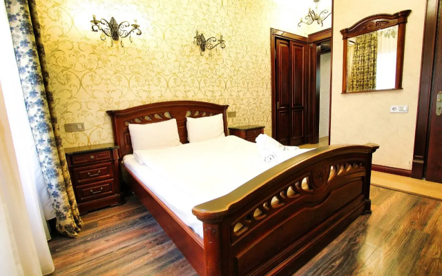 Royal Historical Boutique