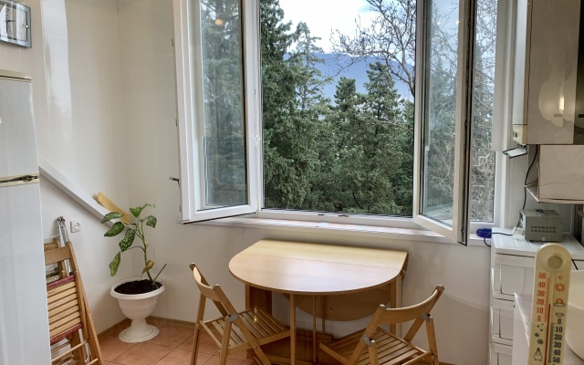 Chetyrekhkomnatnaya Vozle Primorskogo Parka Flat