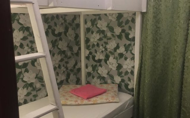 Artist na Zvetnom Bulvare Hostel