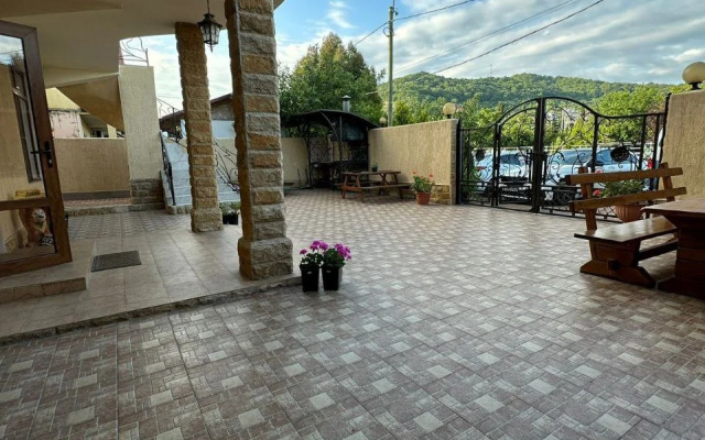 Noy Guest House