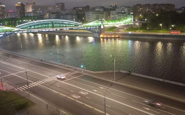 Квартира Двухкомнатная с Красивым видом на набережную и "Москва сити"