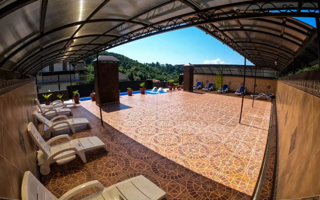 FamilyClub Созвездие - бассейн под облаками