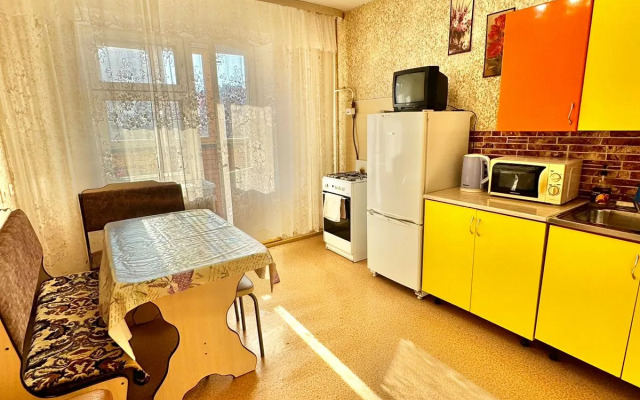 2-Komn. ul.Artyoma d.15 Apartments