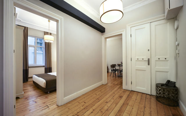 Meroddi Galata Flats