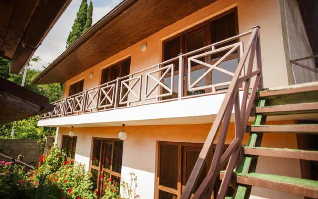 Astaspring Guest House