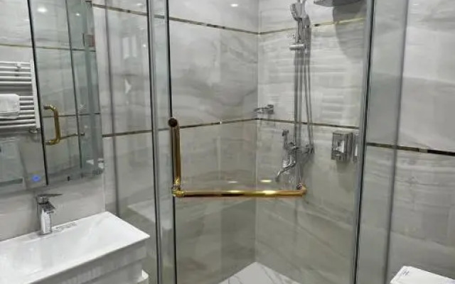 Hotel Aram