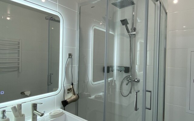 V Yuzhno-Sakhalinske 17 Etazh Flat