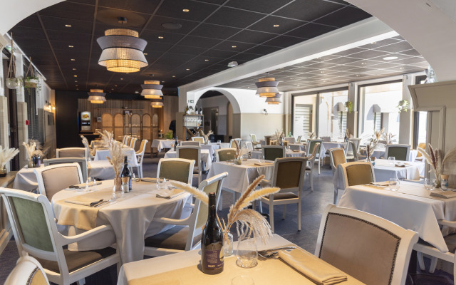 Отель Les 13 Assiettes