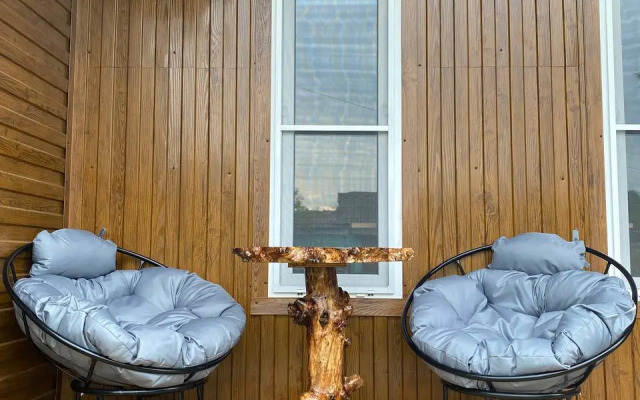 Частный дом Ani hOMe с садом у горной реки