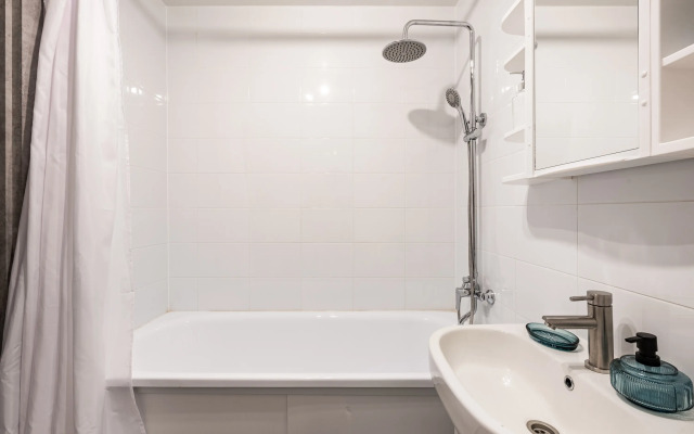Provans v Lunnom Svete Flat