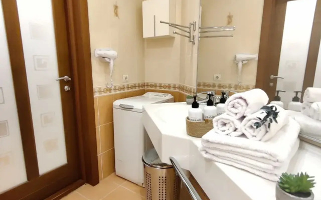 Yevrodvushka na Solnechnoy (Samara) Flat
