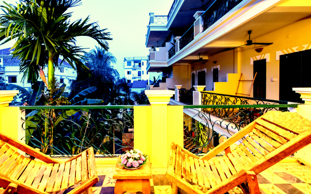 Golden Banana Residence Hotel