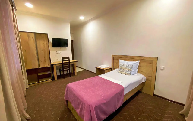 Mina Hotel