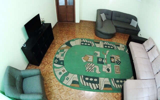 Chelyuskintsev 5 Apartments