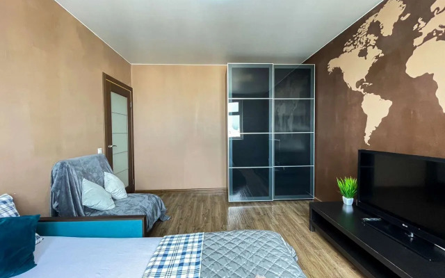 S Khoposhim Pemontom C Tpemya Izolirovannymi Komnatami Flat