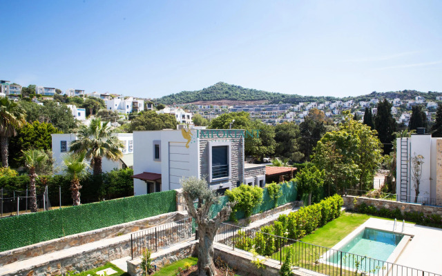 BD498-Gümüşlükte 4 Odalı Özel Havuzlu Villa