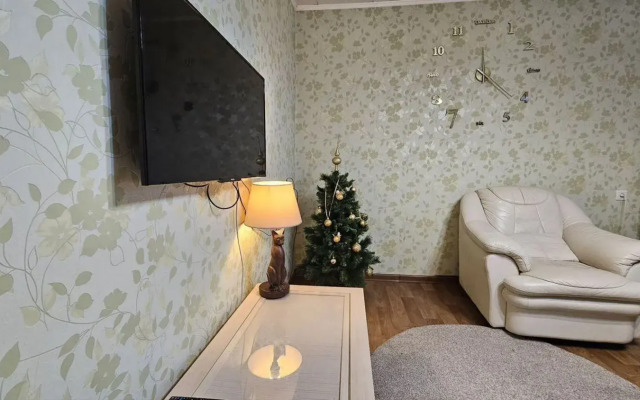 Na Sverdlova 100 Flat