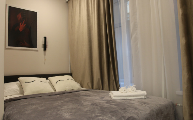 Uyutnie u Metro Chkalovskaya Apartment