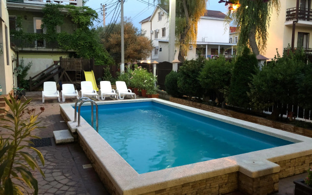 Privetlivy Dvorik Guest house