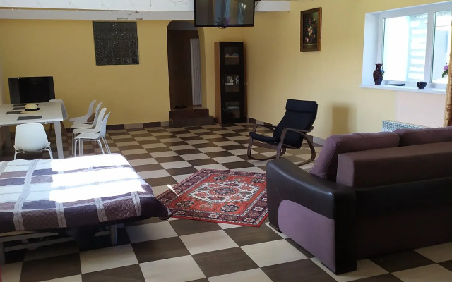 Uyutny Vozle Lesa Guest house