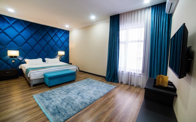 Golden Hotel