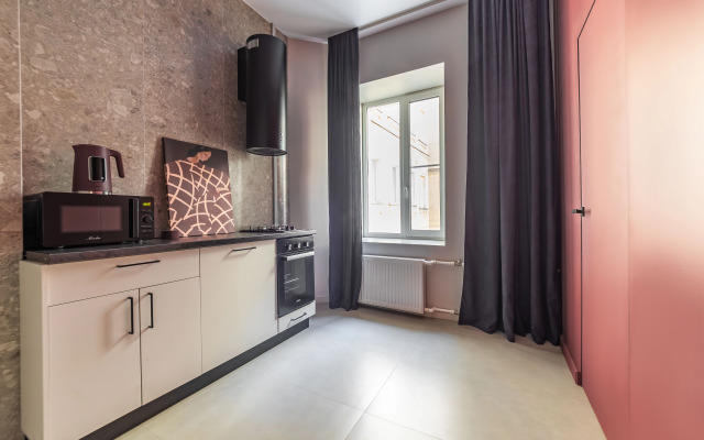 Trekhkomnatnaya S Dizaynerskim Remontom Na Sadovoy Flat