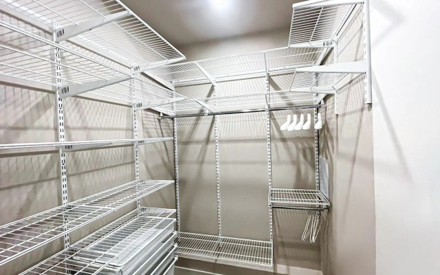 Sovremennaya U Mescherskogo Parka Flat