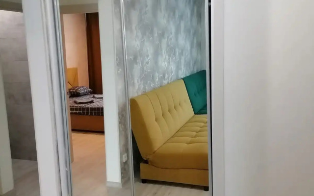 Uyutnaya Trekhkomnatnaya Kvartira 17/2 Flat