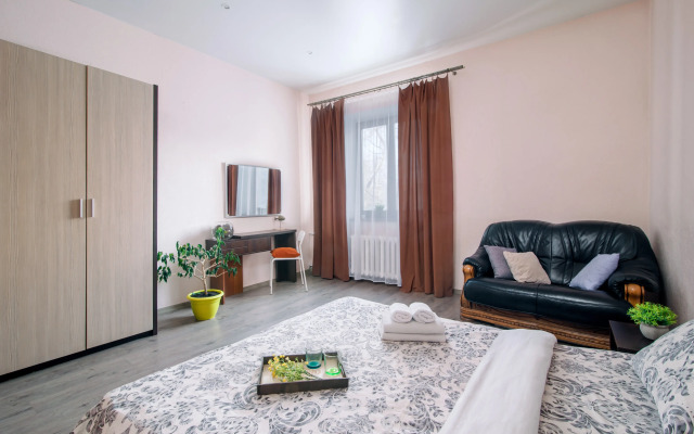 Апартаменты трехкомнатные с двумя спальнями у ЖД вокзала