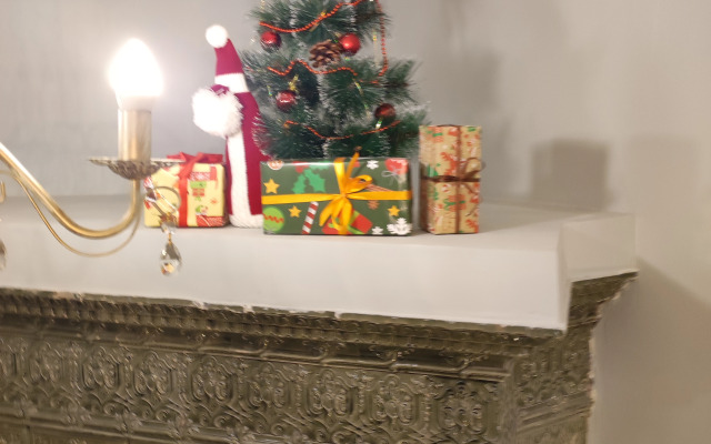 Апартаменты с балконом и камином