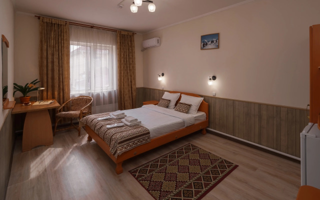 Alpinist Hotel