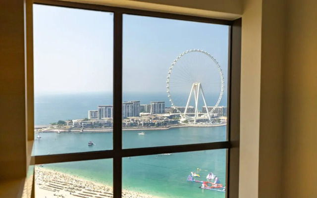 Boris Capsule JBR Hostel