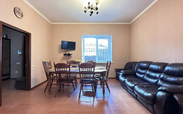 S Basseynom Private House