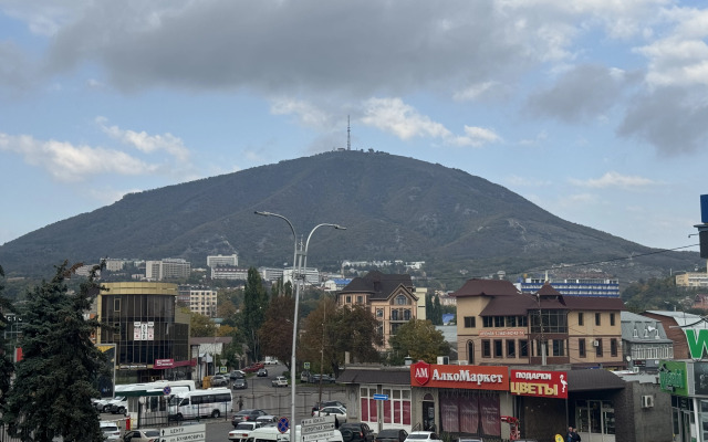 Квартира тихая напротив Автовокзала с видом на Машук