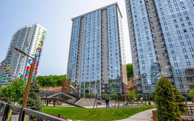 V Dome S Zakrytoy Territoriey Flat