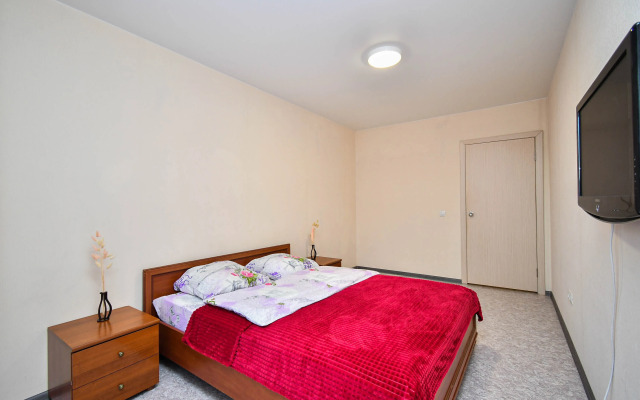 Na ulitse Shakhterov, 8 Flat