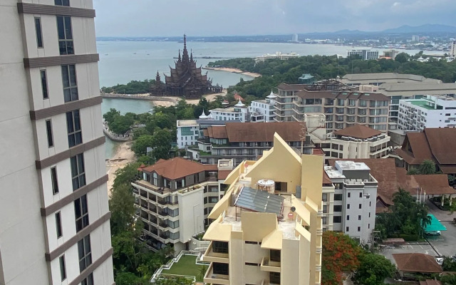Baan Plai Haad Wongamat Apartments