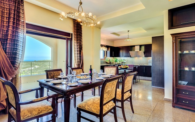 Cretan Sunny Villa Heated Pool