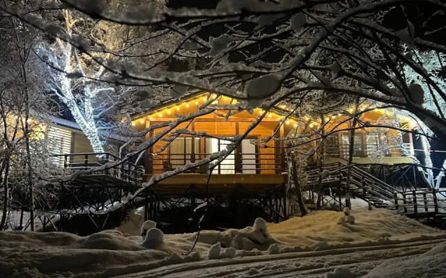 Veselye Gusi Glamping