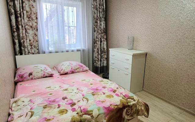 Tryohkomnatnaya v tsentre goroda Flat