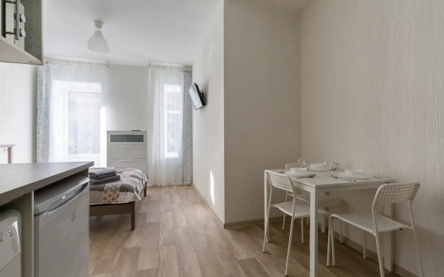 Studiya s balkonom Bombflat na Grivtsova Apartments