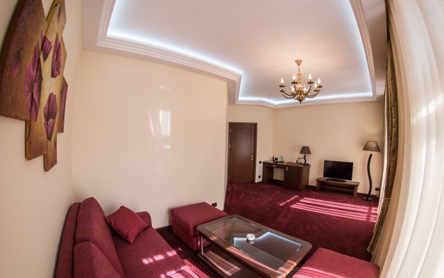 Elegant Hotel & Resort