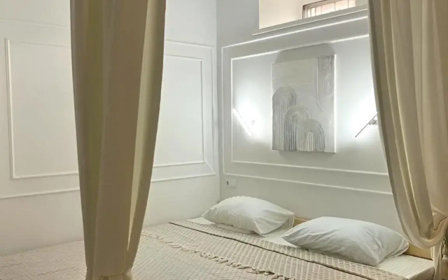 Апартаменты Белая студия