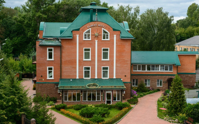 Albert Hotel - Hotel and restaurant complex 