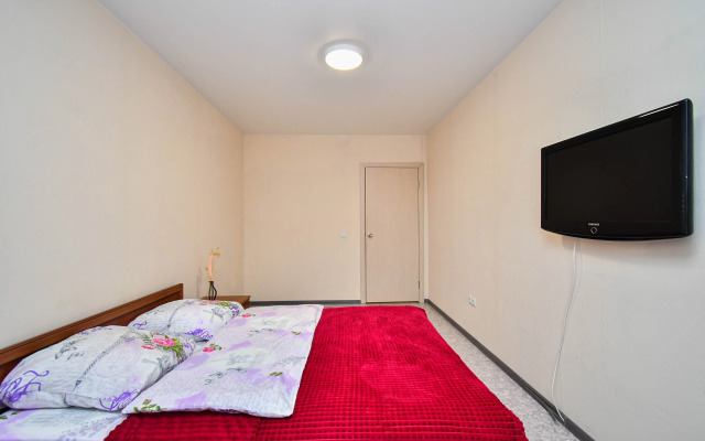 Na ulitse Shakhterov, 8 Flat