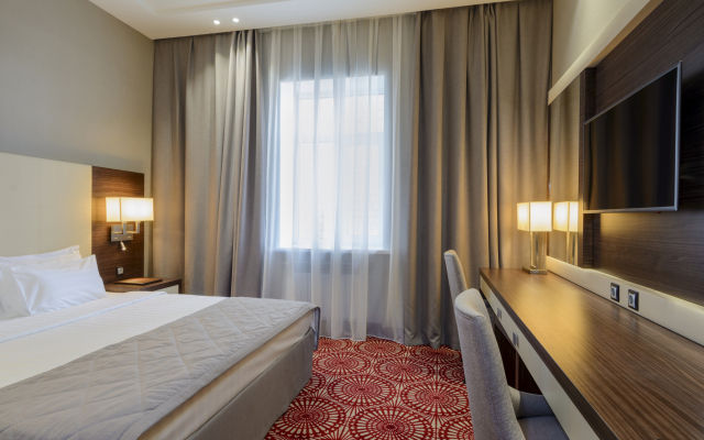 Hotel Senator