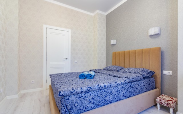 Dvukhkomnatnaya V Istoricheskom Tsentpe Gopoda S Parkovkoy Flat