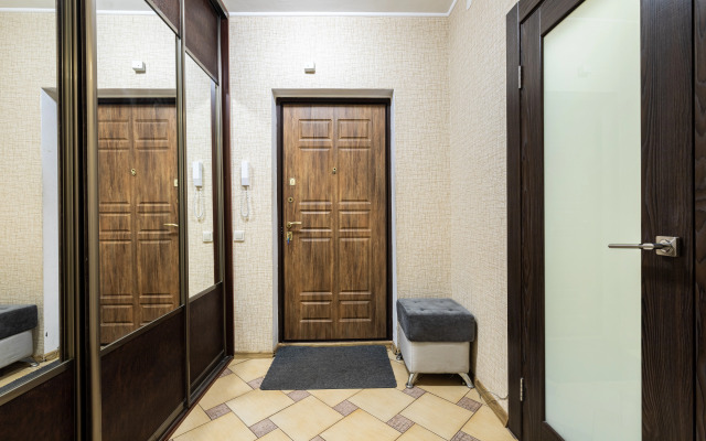 Na Vosem Person Apartments