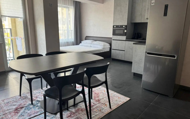 Uyutnaya Studiya S Balkonom Vozle Morya Flat