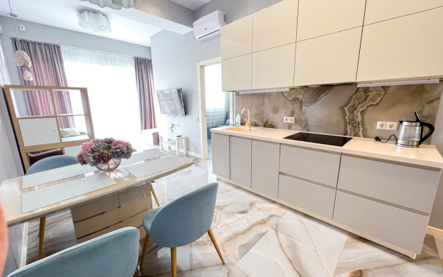 U morya v Tsentral'nom Sochi Flat